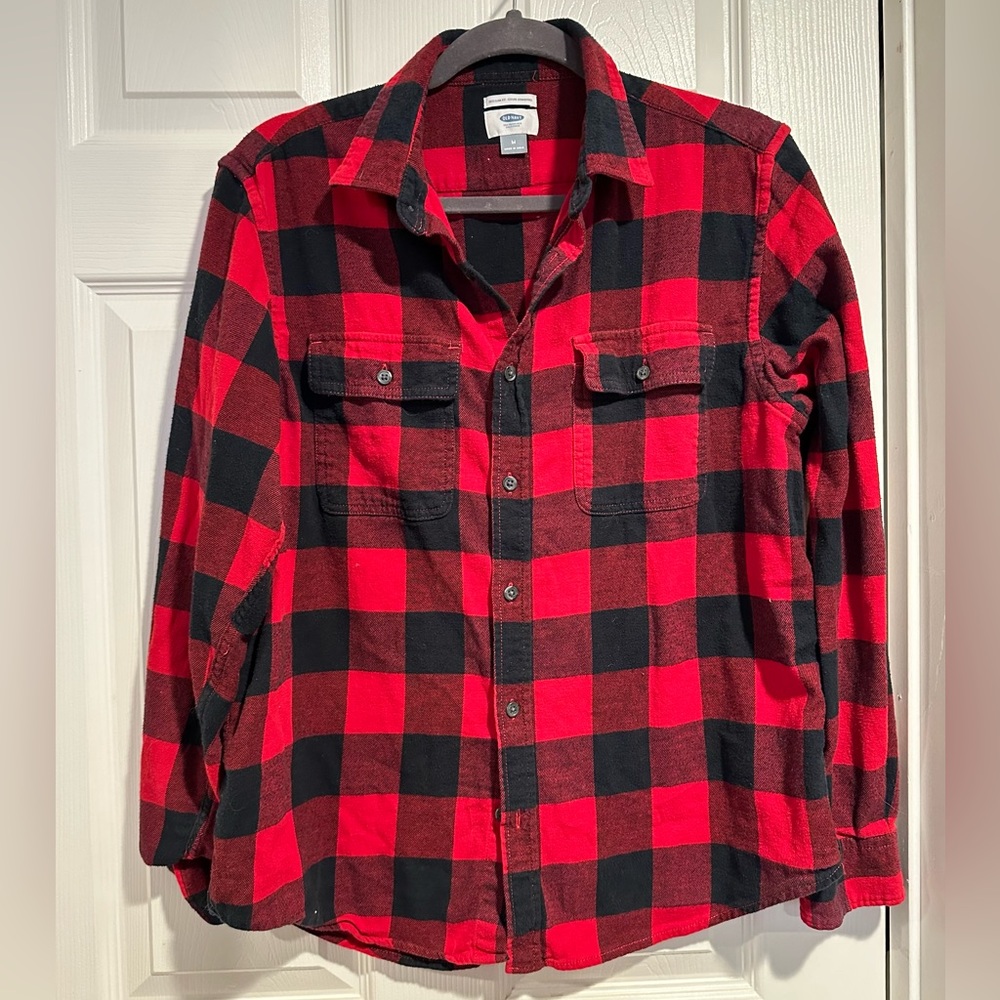 Old Navy • men’s medium red & black plaid shirt